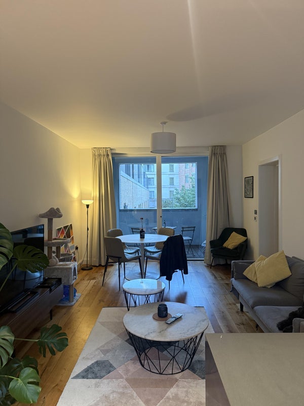 Room Cloud Street in Greater London