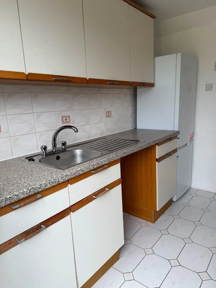 House Dorset Close in Milton Keynes