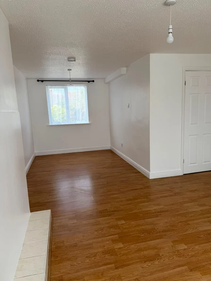 House Dorset Close in Milton Keynes