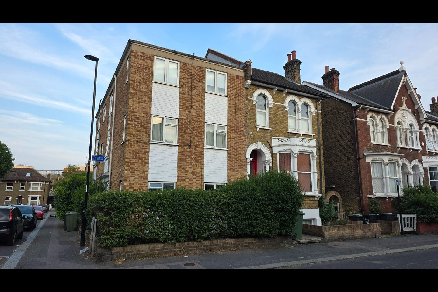 Flat Algernon Road in Greater London