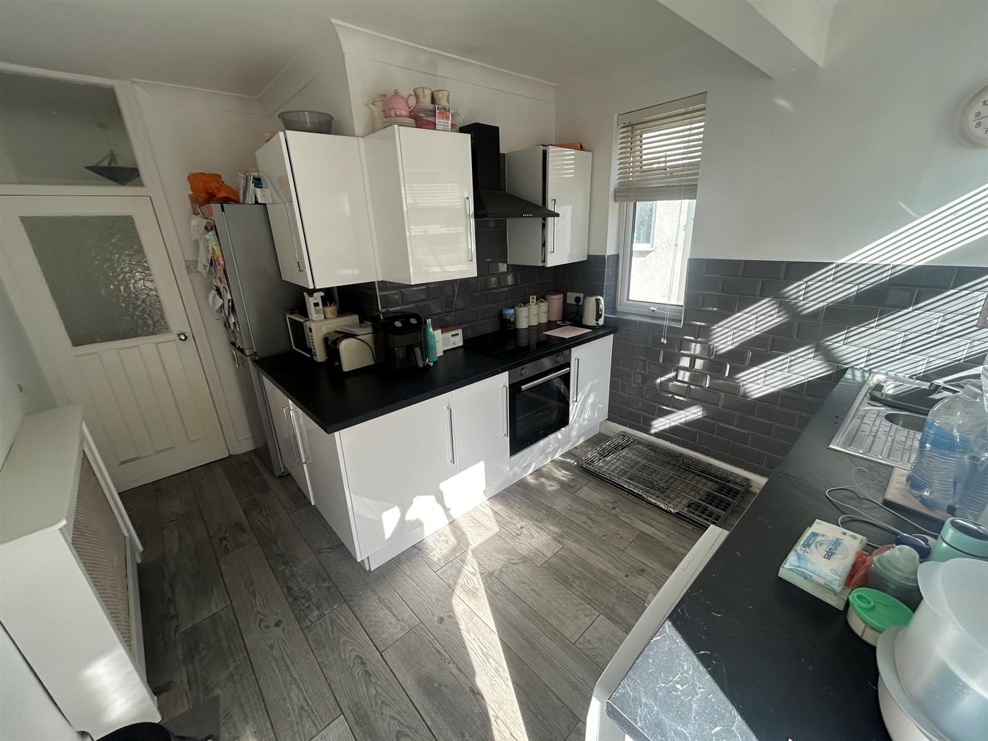 Flat Boscombe Avenue in Greater London