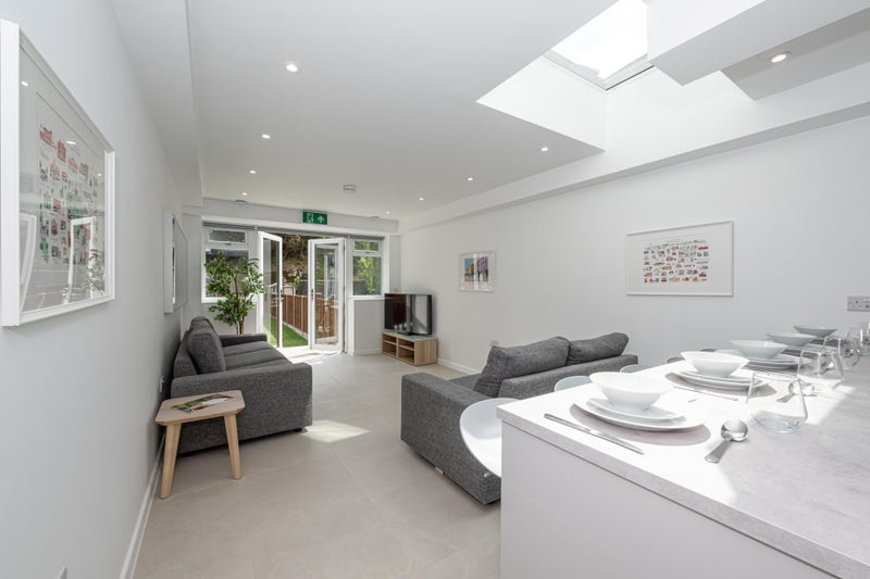Room Fownes Street in Greater London