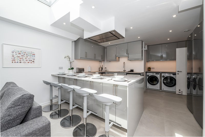Room Fownes Street in Greater London
