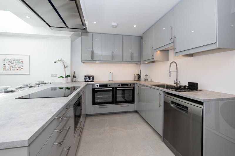 Room Fownes Street in Greater London
