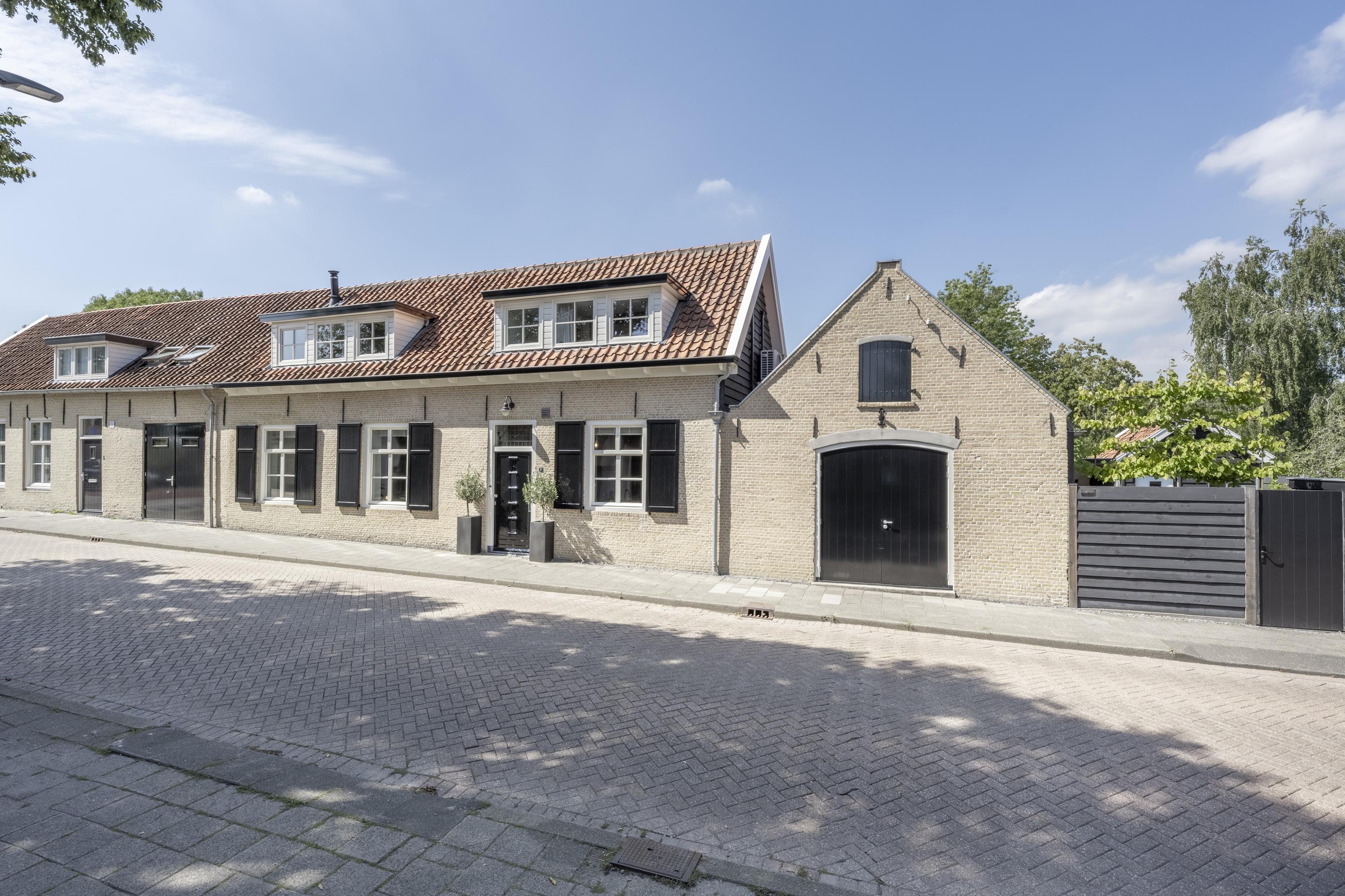 Huis Nieuwestraat 3 in Strijen