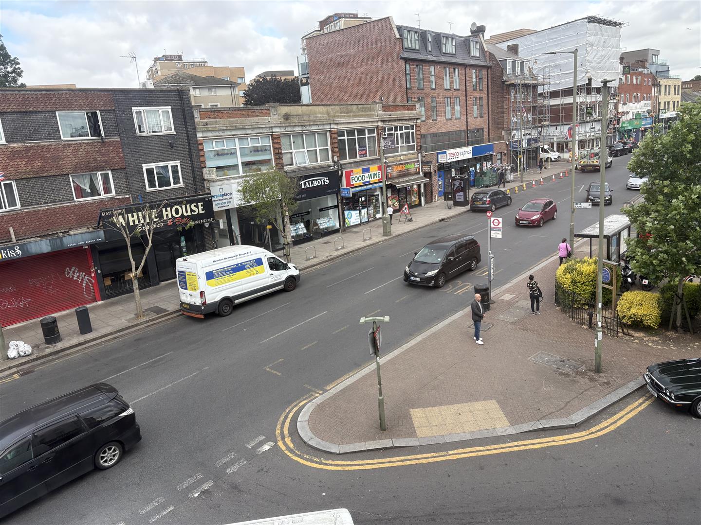 Flat Bell Lane in Greater London