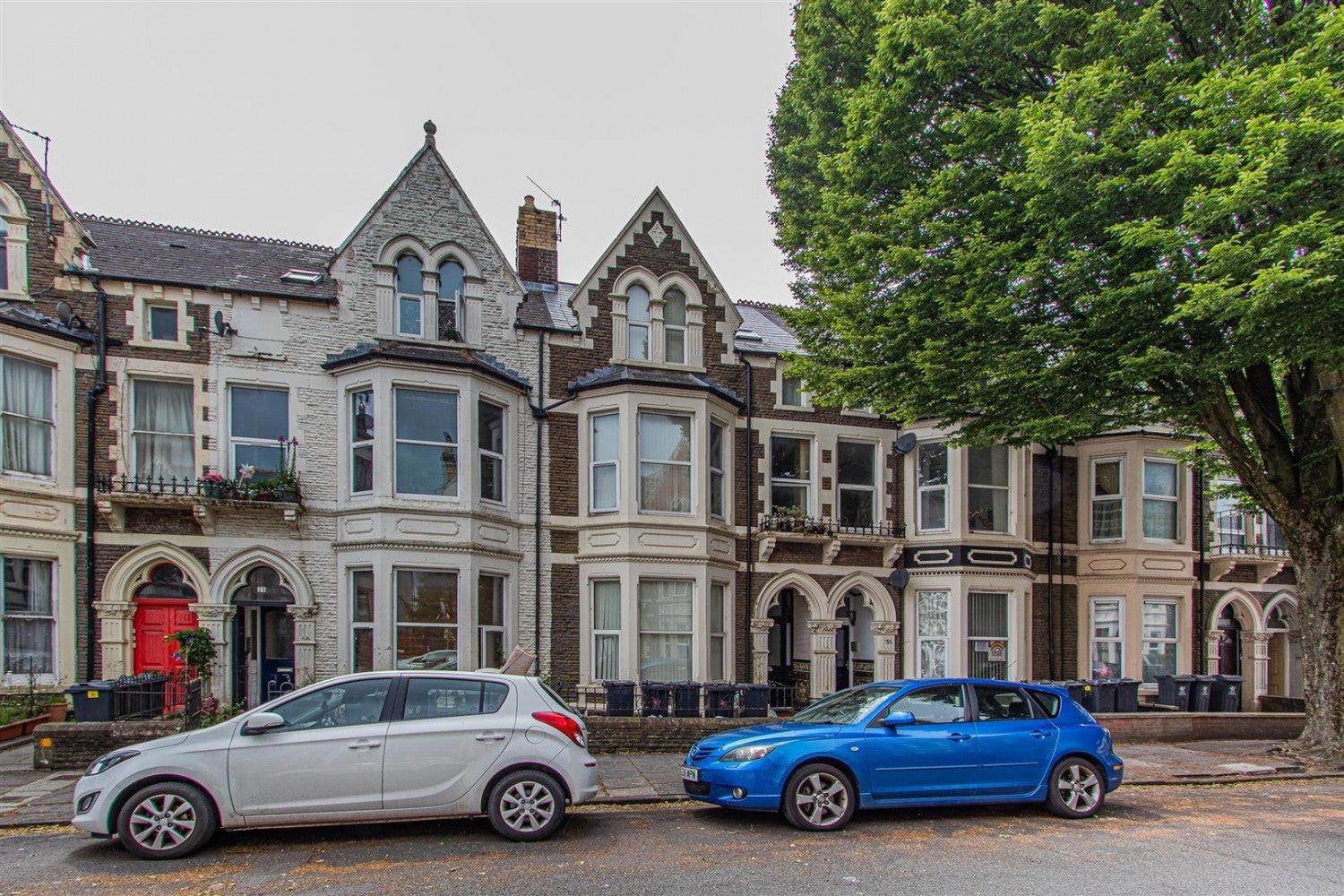 Flat Connaught Road in Cardiff