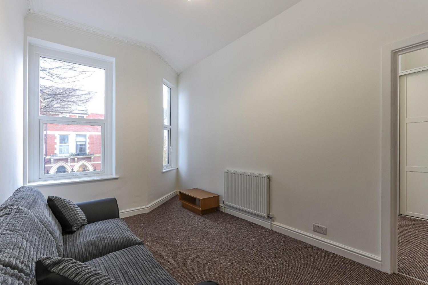 Flat Connaught Road in Cardiff