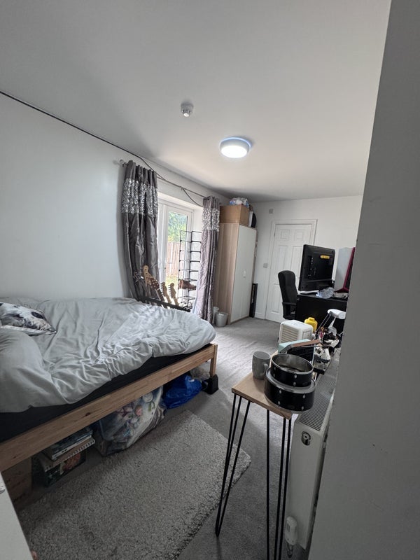 Room Cedar Avenue in Nottingham