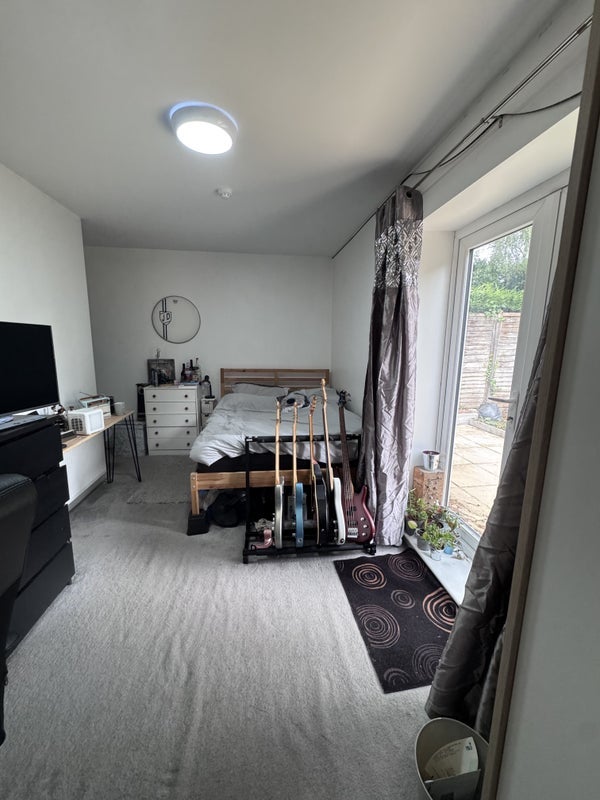 Room Cedar Avenue in Nottingham