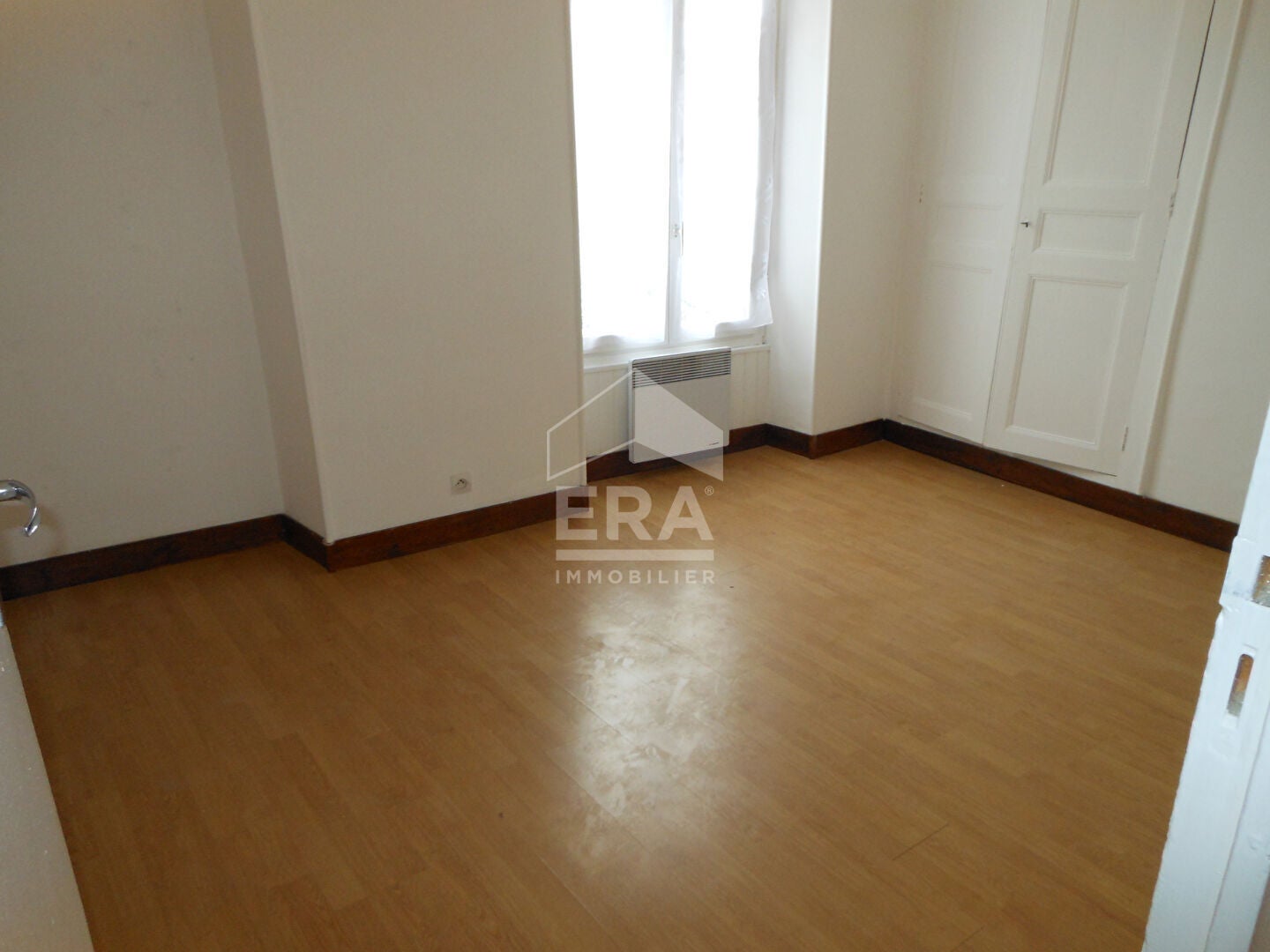Appartement Rue Jude de Cresne à Ozouer-le-Voulgis