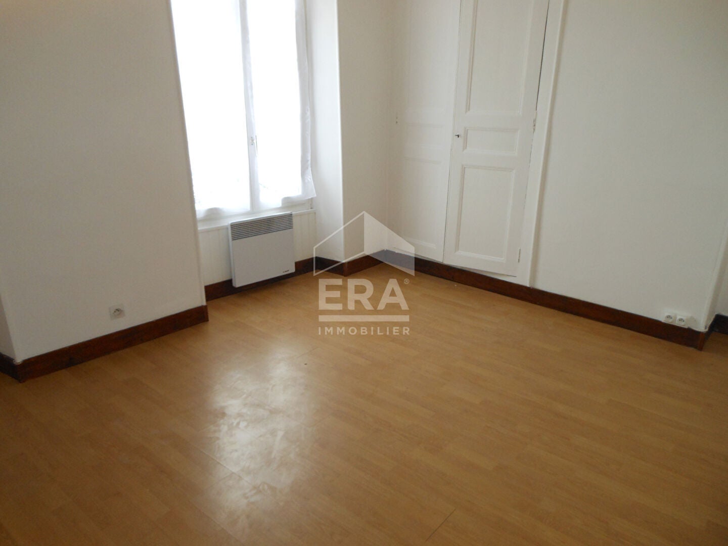 Appartement Rue Jude de Cresne à Ozouer-le-Voulgis