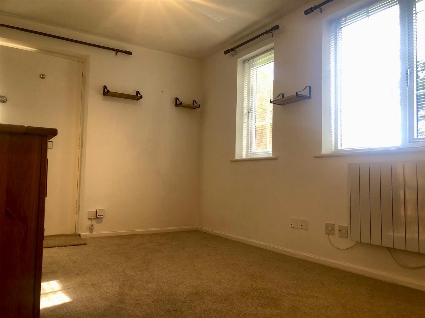 Flat Ebourne Close in Kenilworth