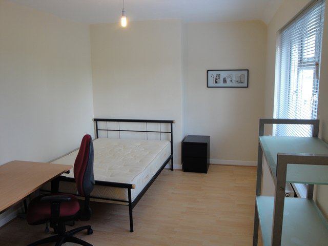 Room Fouracres Road in Newcastle upon Tyne