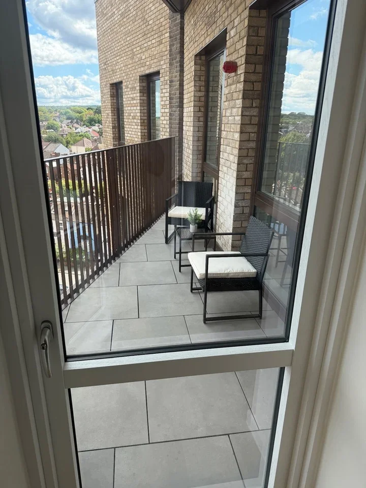 Room Cherry Orchard Road in Greater London
