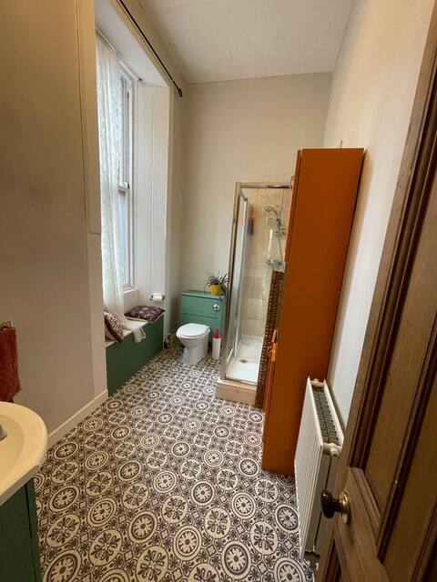Room Roxburgh Street in Glasgow