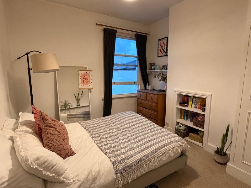Room Alderbrook Road in Greater London