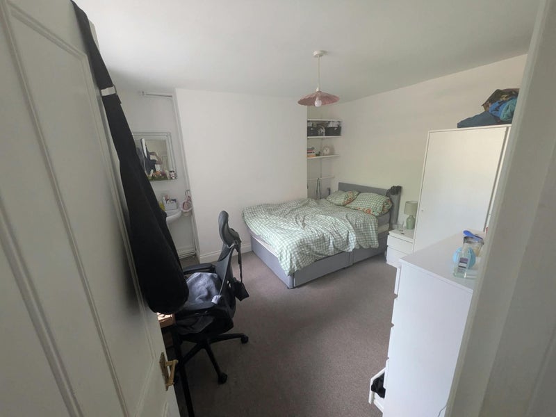 Room Tredegar Square in Greater London
