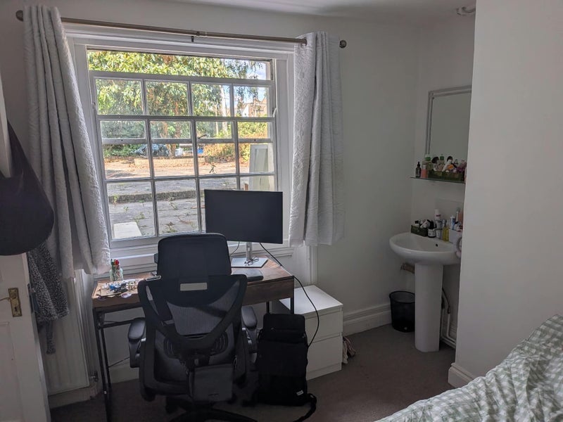 Room Tredegar Square in Greater London