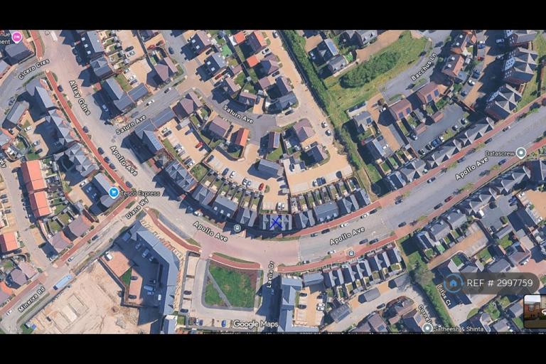 Flat Saturn Avenue in Milton Keynes