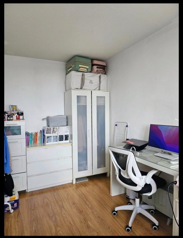 Room Peerless Street in Greater London