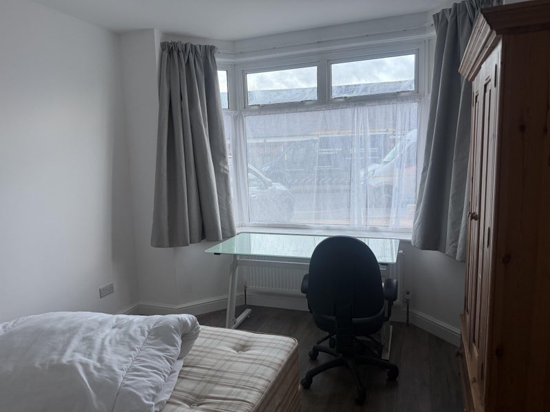 Room Vicarage Road in Bournemouth
