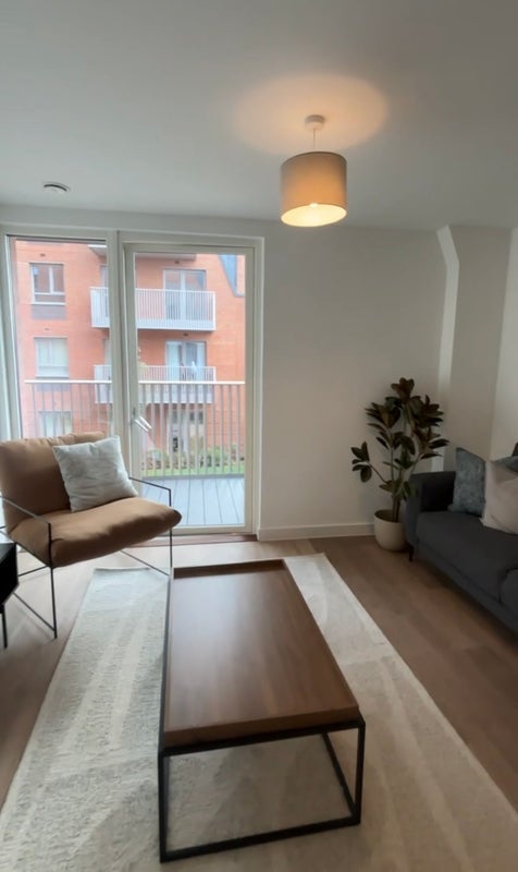 Room Cloister Road in Greater London
