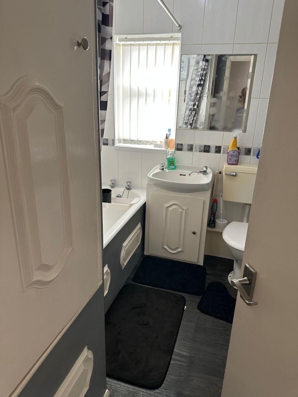 Room Unketts Road in Sandwell