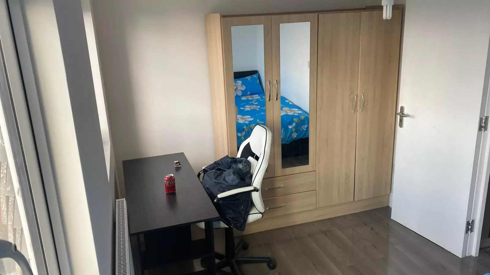 Flat Earlham Grove in Greater London
