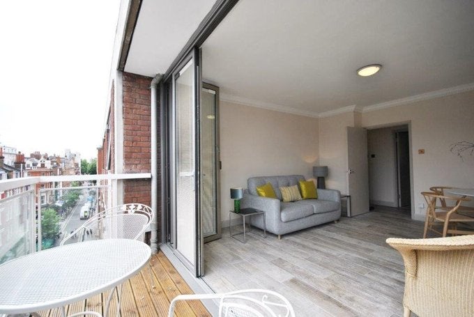 Flat Picton Place in London