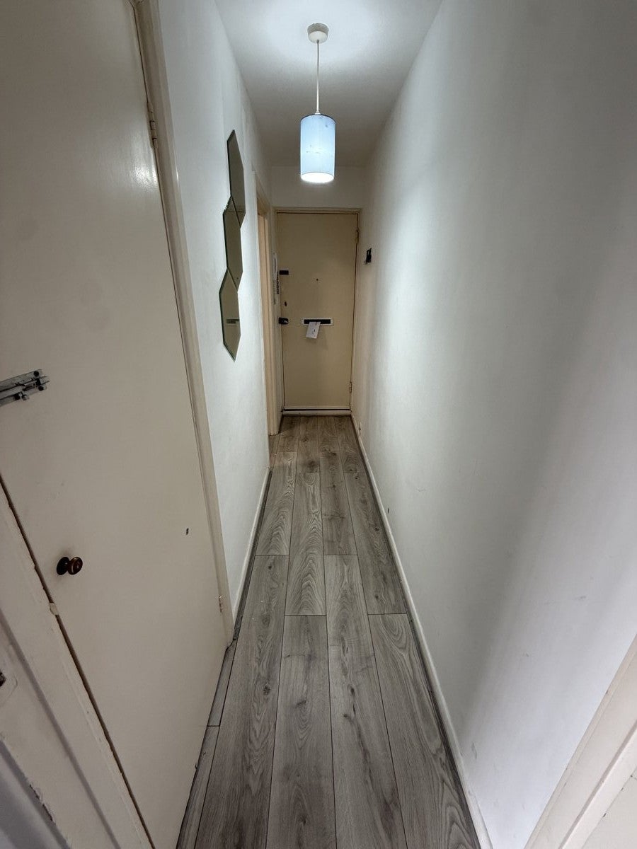 Flat Avalon Close in Greater London