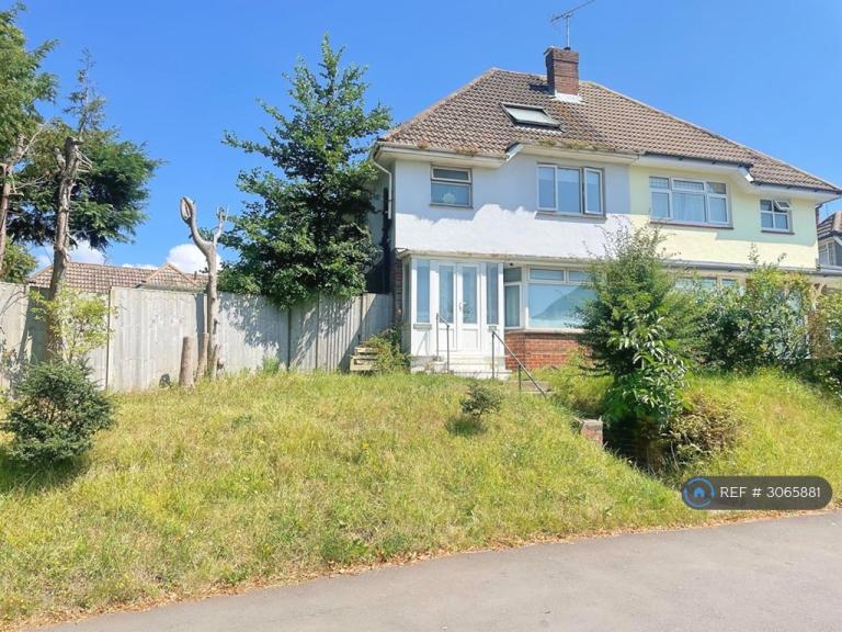Room Nicholson Way in Havant
