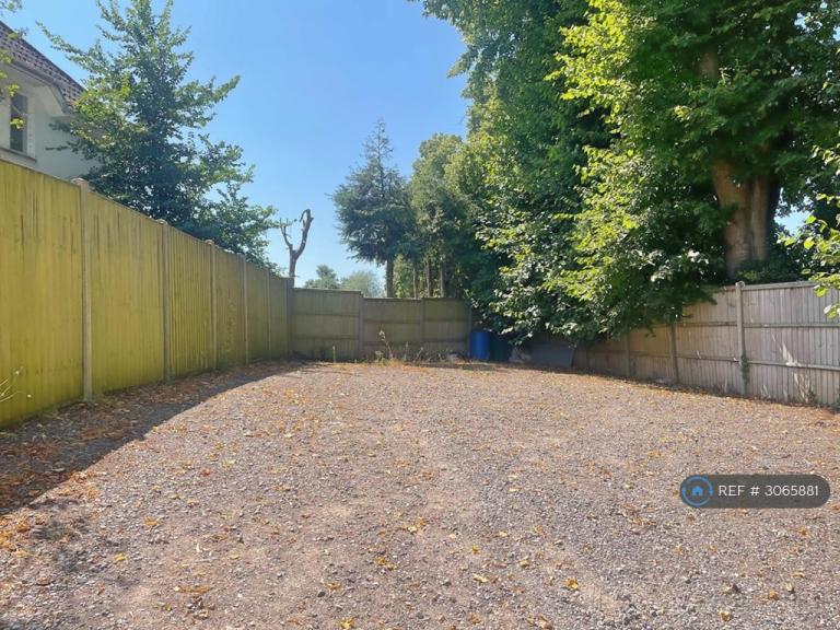Room Nicholson Way in Havant