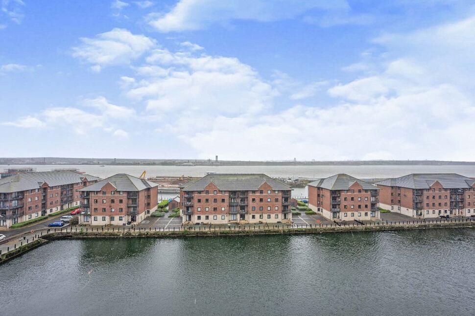 Flat Waterloo Road in Liverpool