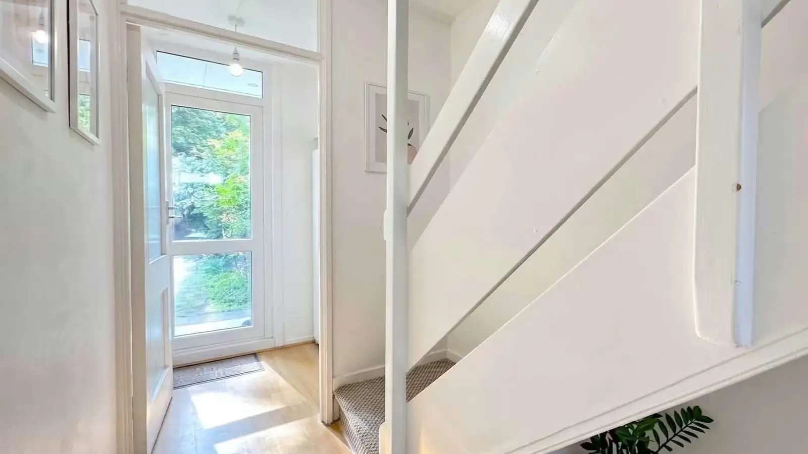 Room Darling Row in Greater London