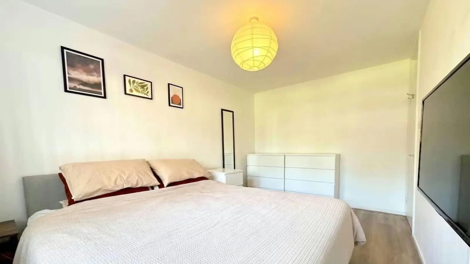 Room Darling Row in Greater London