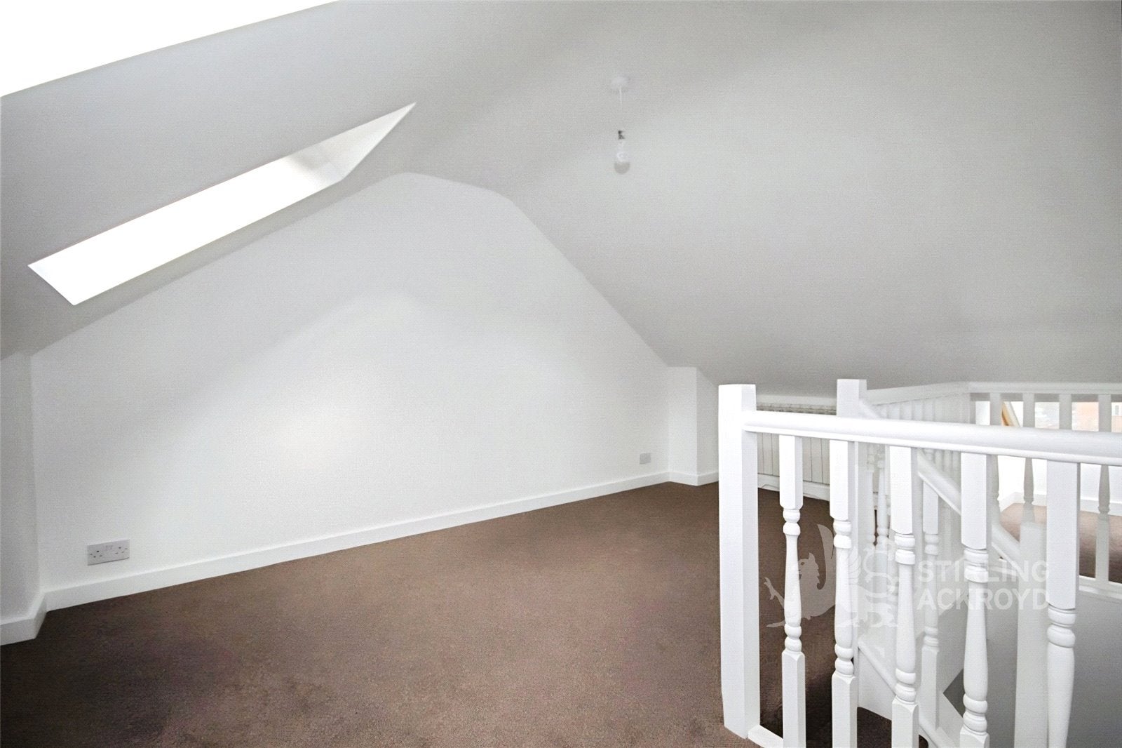 House Walnut Tree Close in Guildford