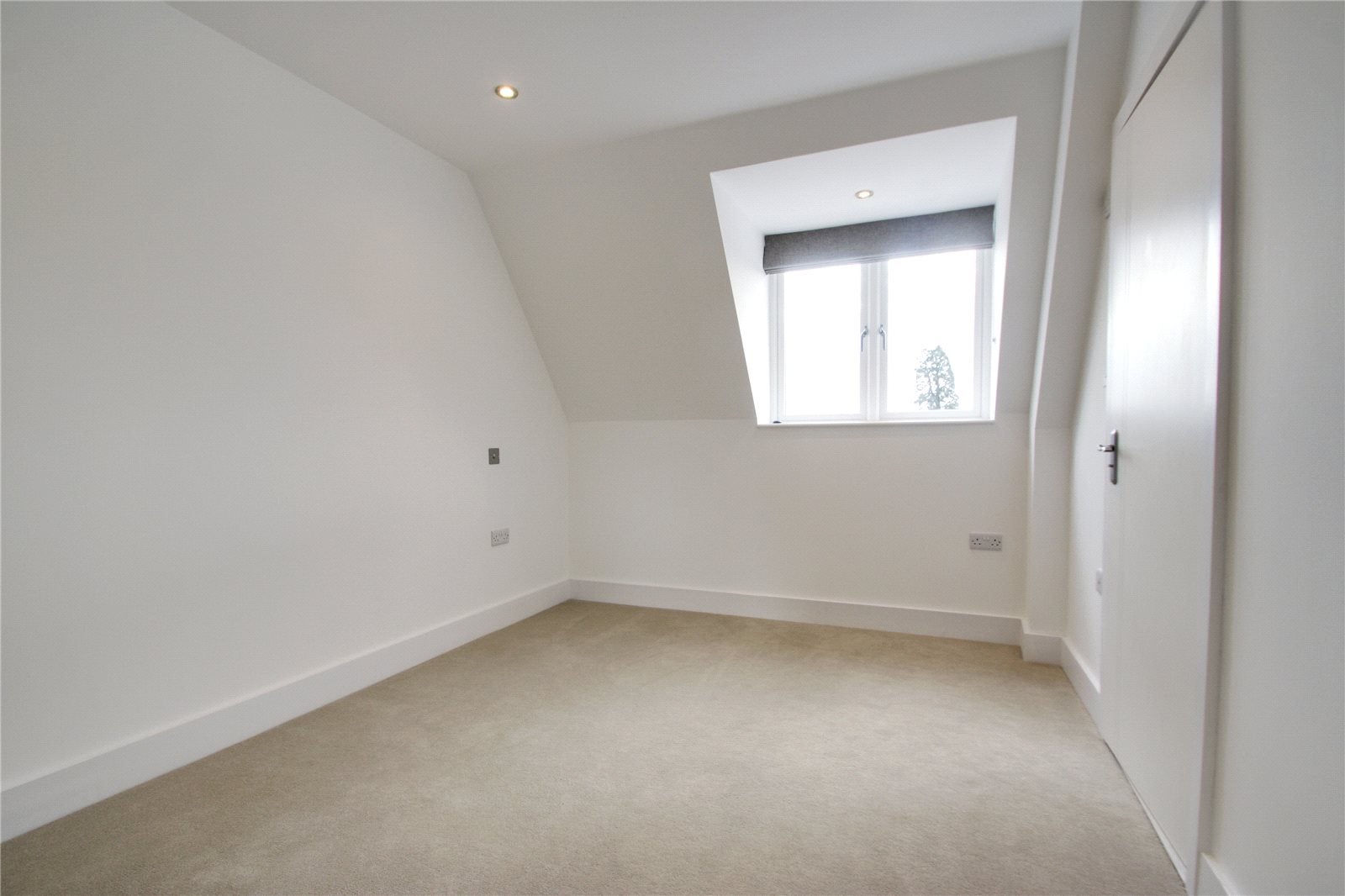 Flat Gogmore Lane in Borough of Runnymede