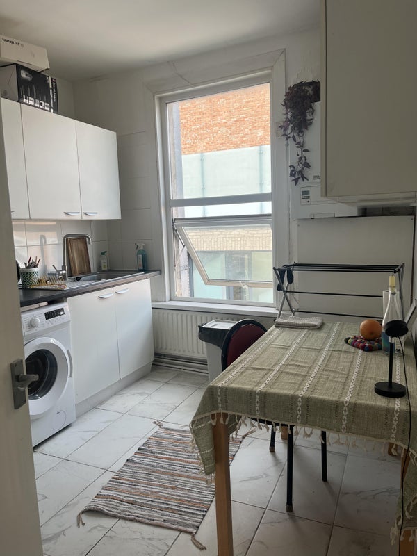 Room Mare Street in Greater London