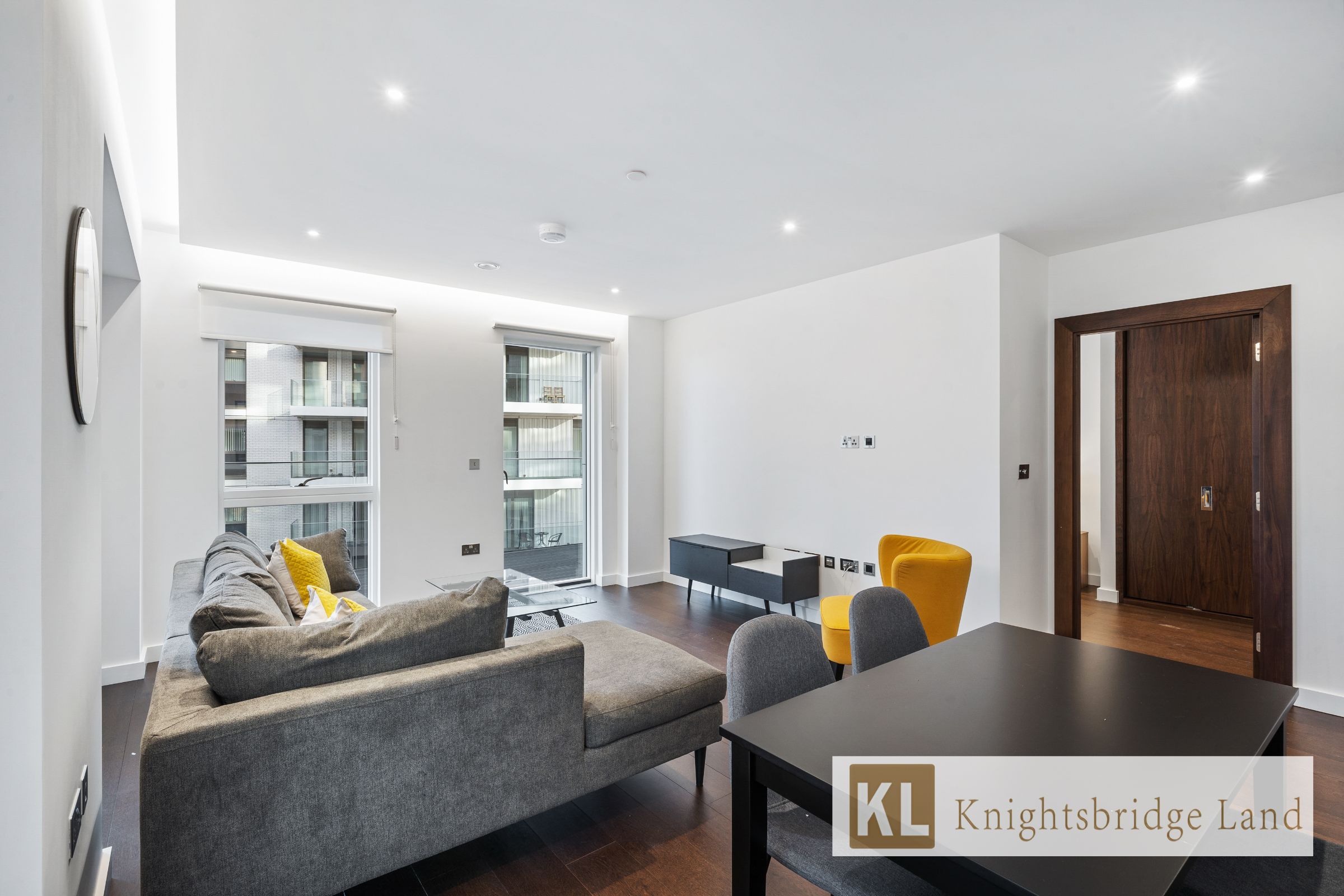 Flat Malthouse Road in Greater London