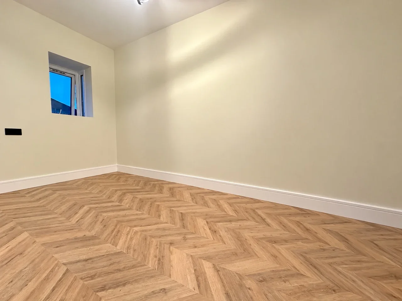 Flat Brigstock Road in Greater London