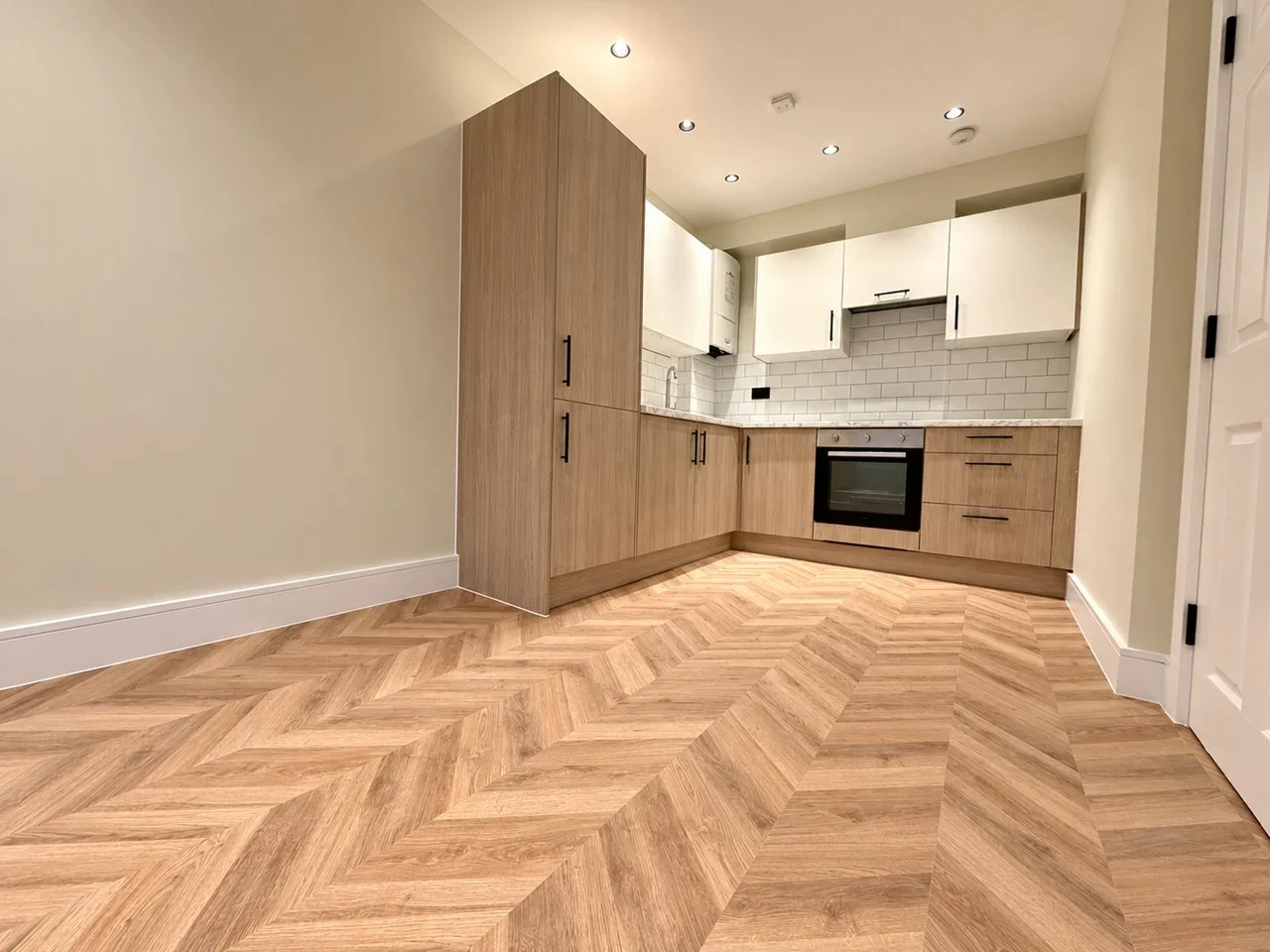 Flat Brigstock Road in Greater London