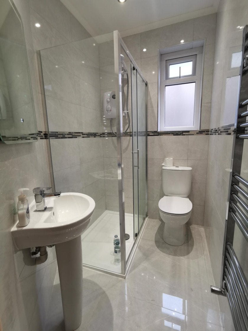 Flat Gwydr Crescent in Swansea