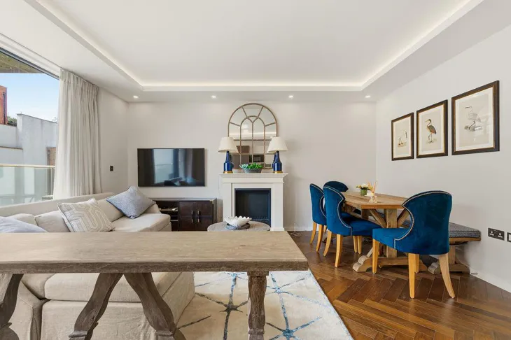 Flat Fulham Road in Greater London