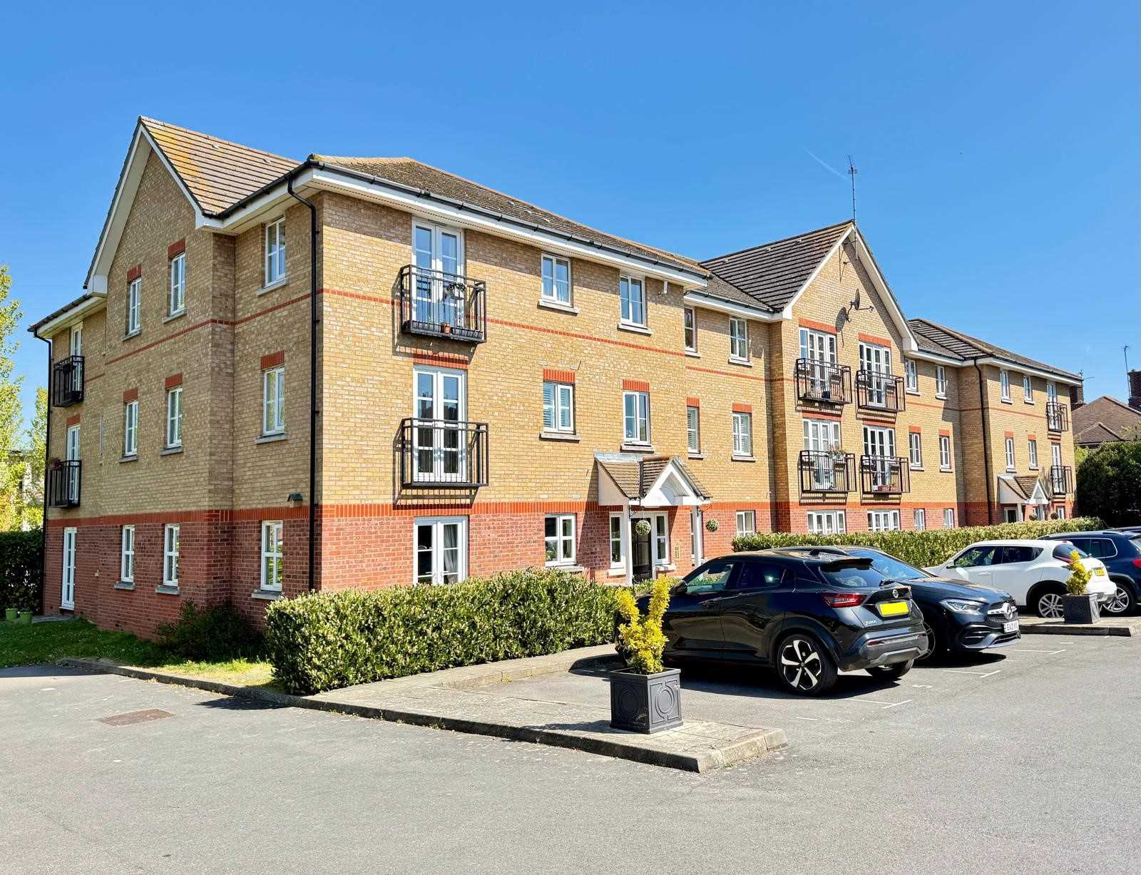 Flat Ensign Close in Southend-on-Sea