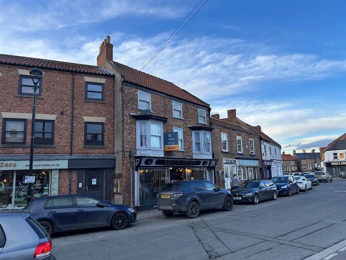 Flat Market Place in Pocklington
