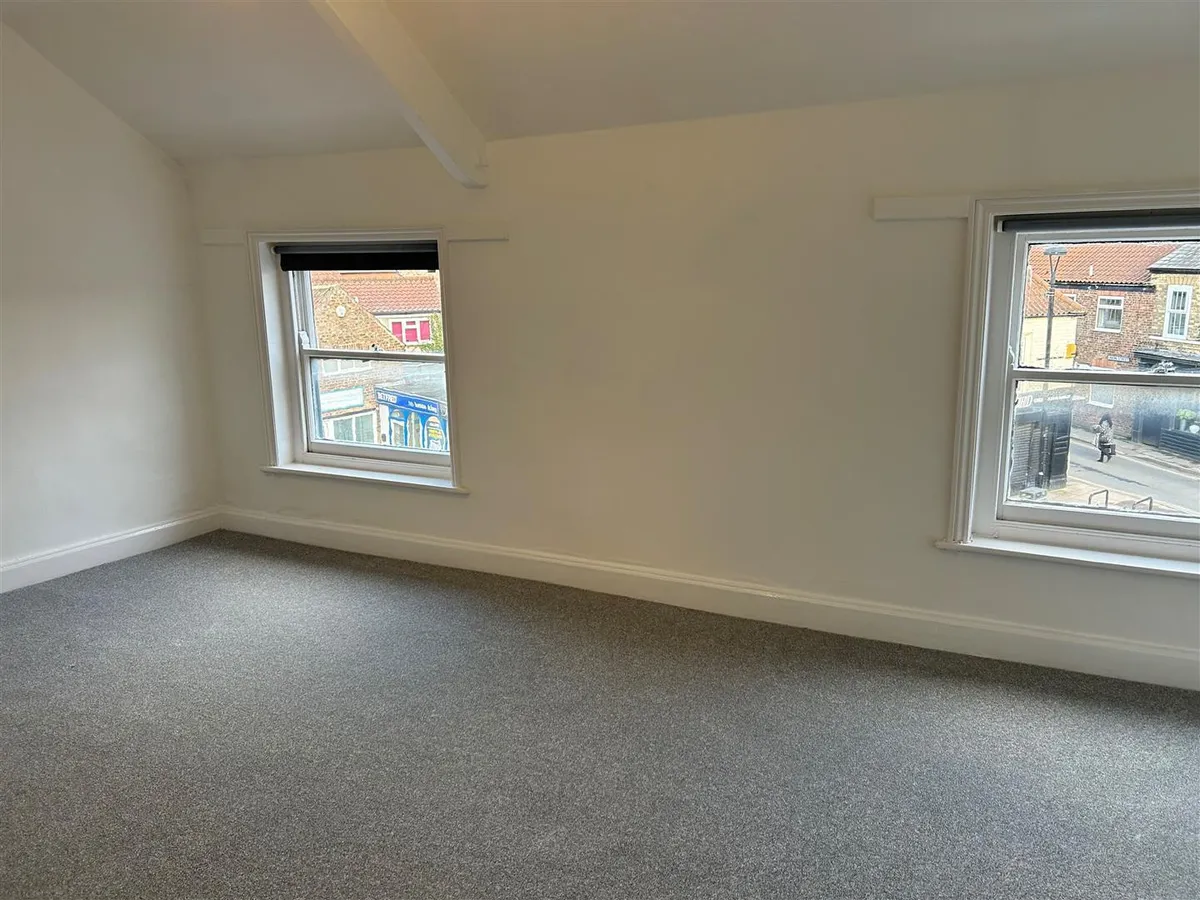 Flat Market Place in Pocklington