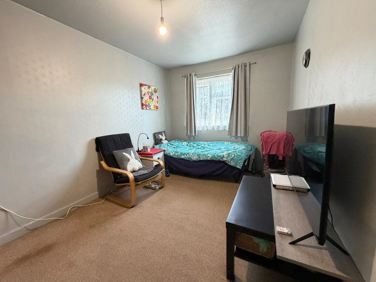 House Abbott Close in London