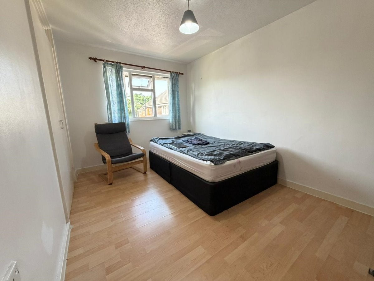 House Abbott Close in London