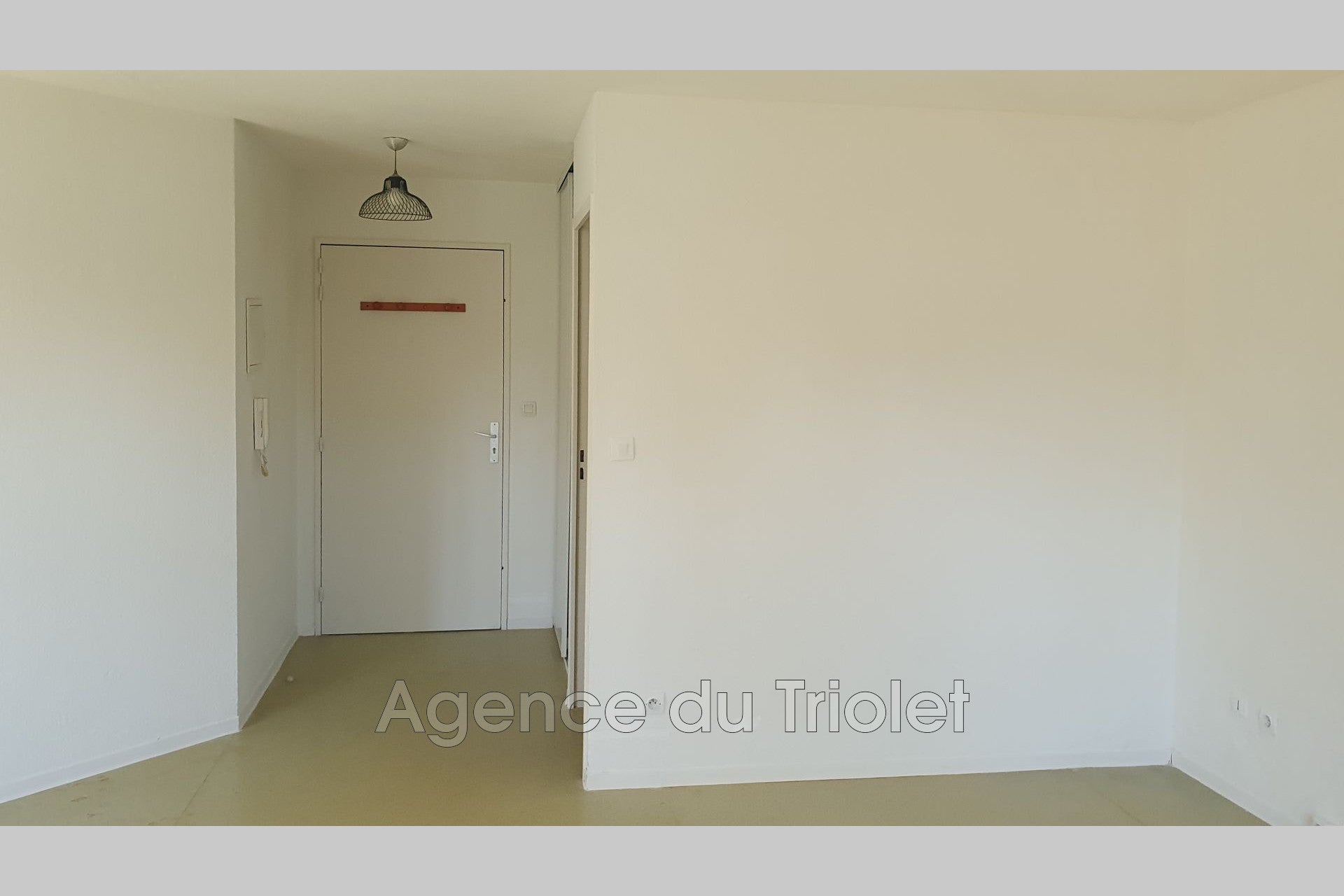 Chambre Place Alphonse Beau de Rochas à Grabels